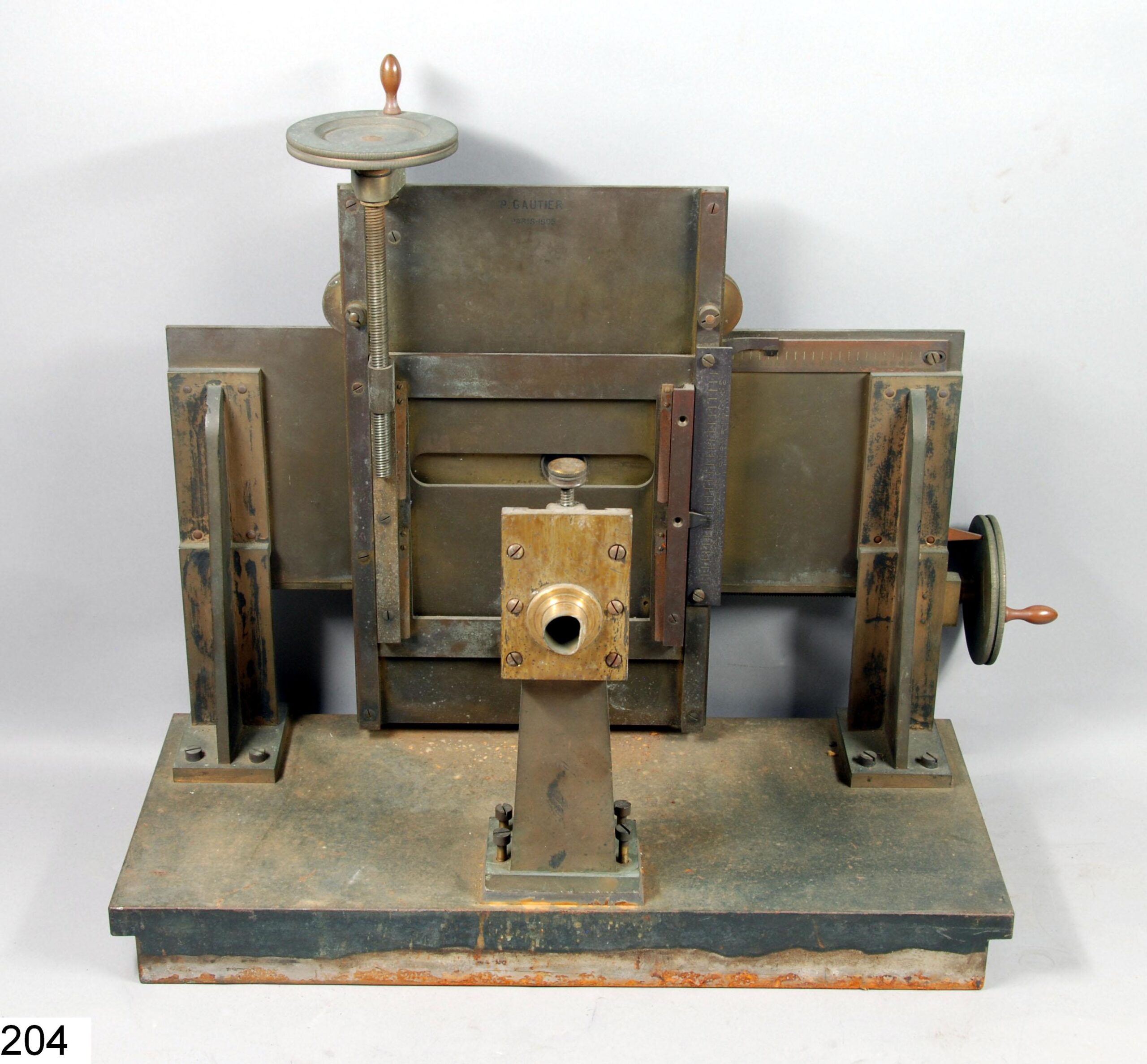 Machine à mesurer les plaques de la Carte du Ciel