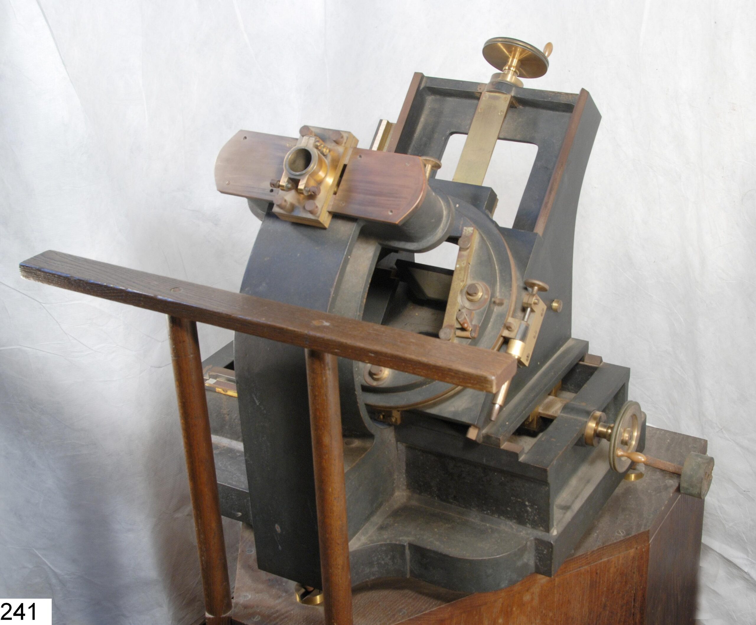 Machine à mesurer les plaques de la Carte du Ciel
