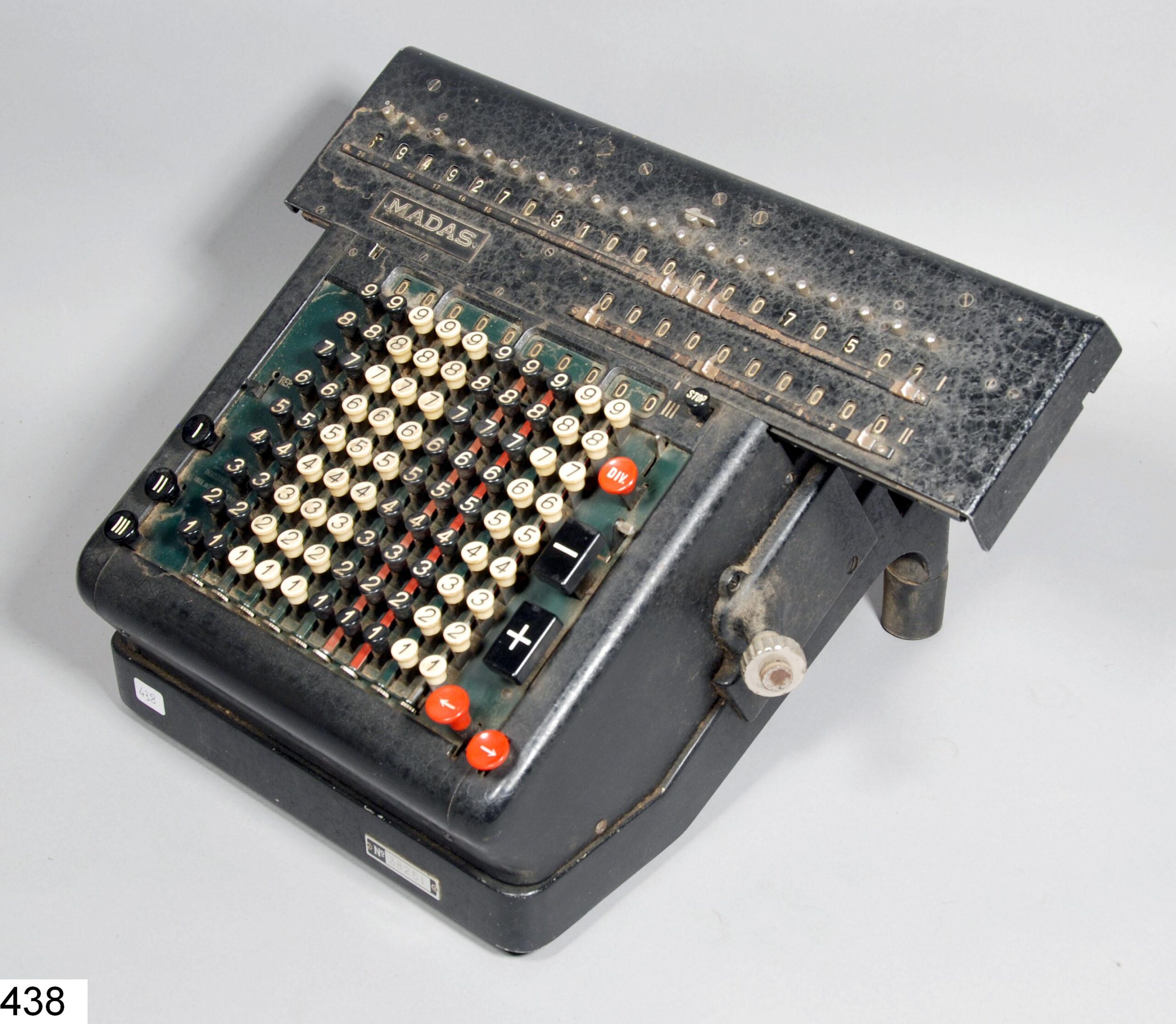 Machine à calculer mécanique Madas