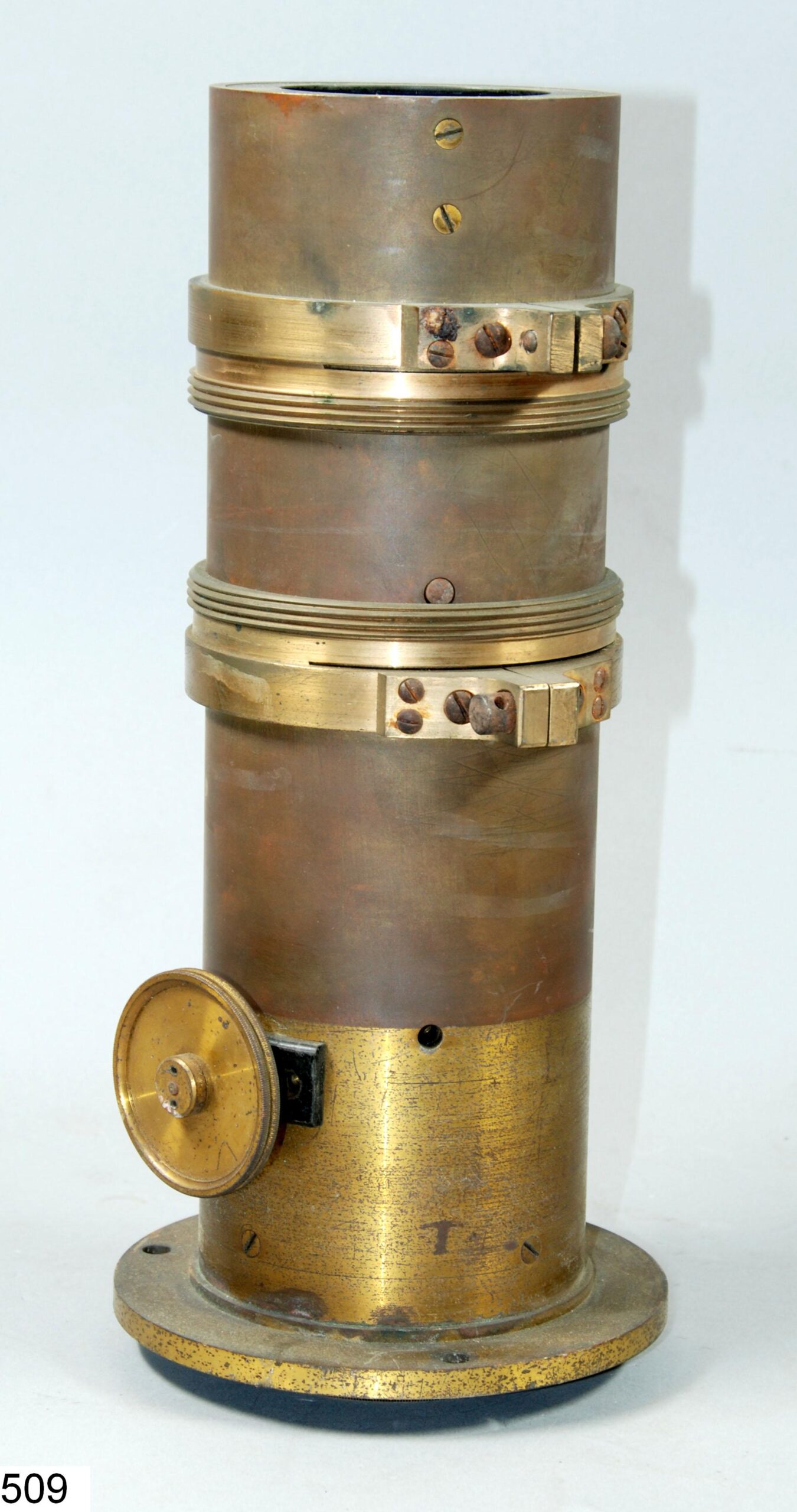 Tube en laiton avec plusieurs bagues