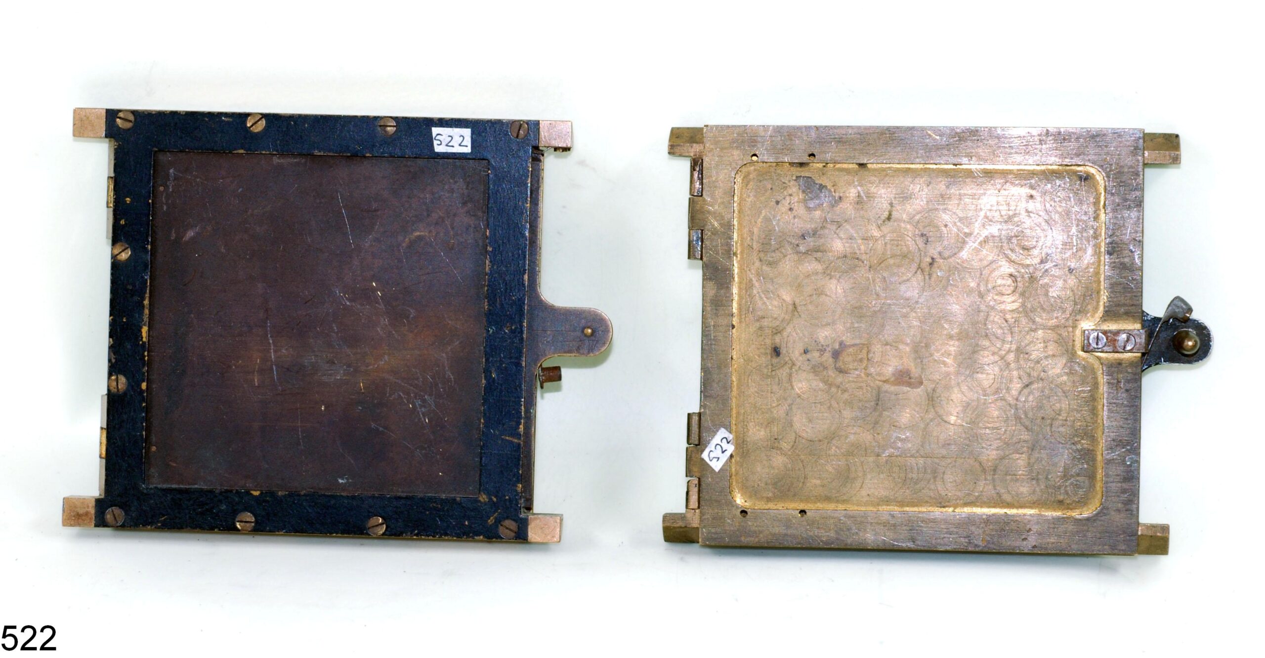 Deux porte-plaque laiton pour plaques 8x8