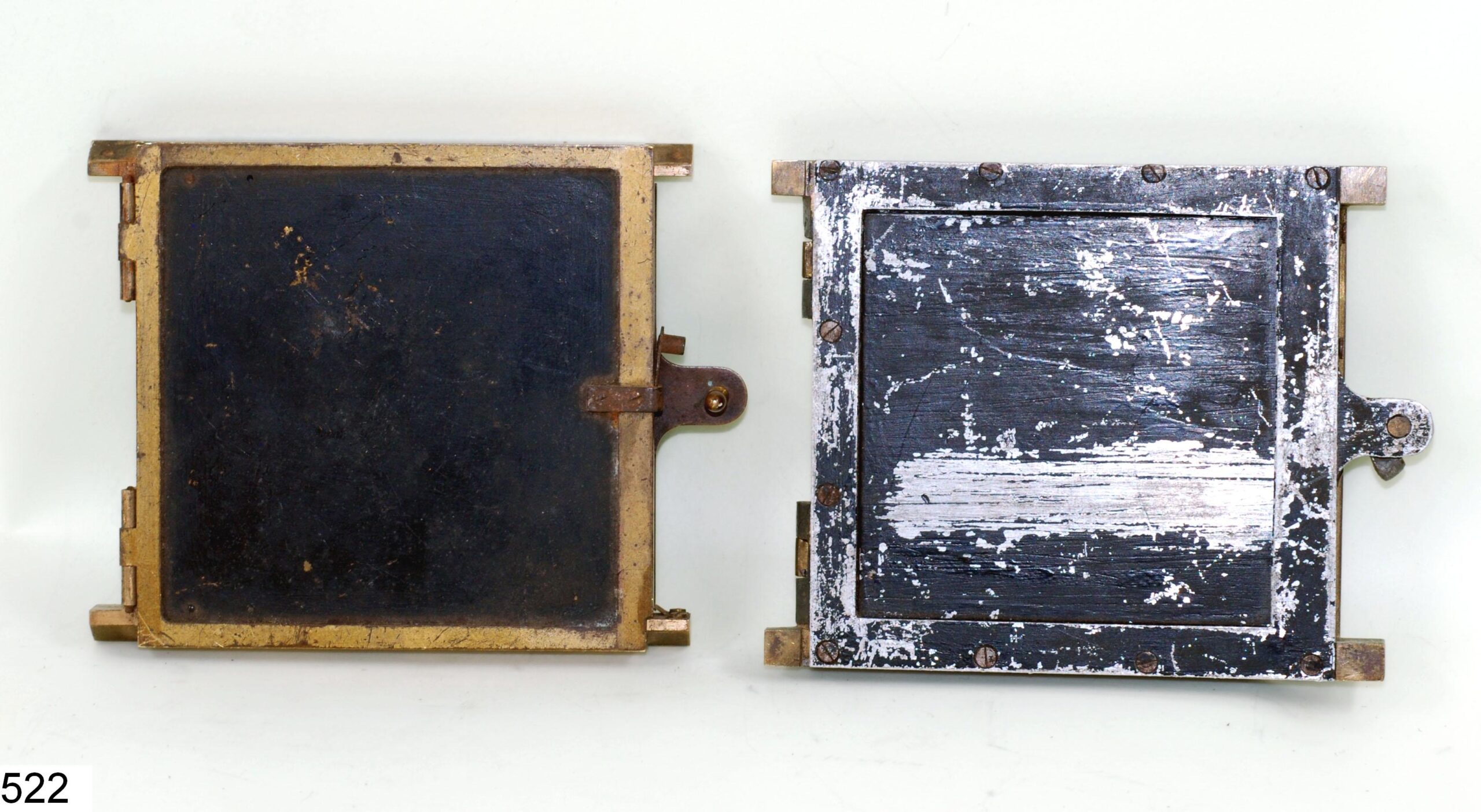 Deux porte-plaque laiton pour plaques 8x8