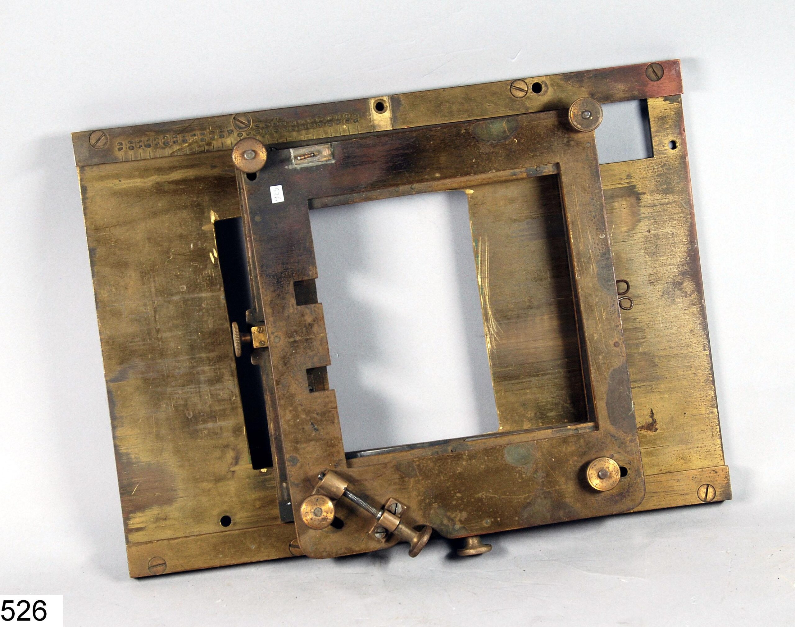 Platine porte-plaque pour la machine à mesurer 533