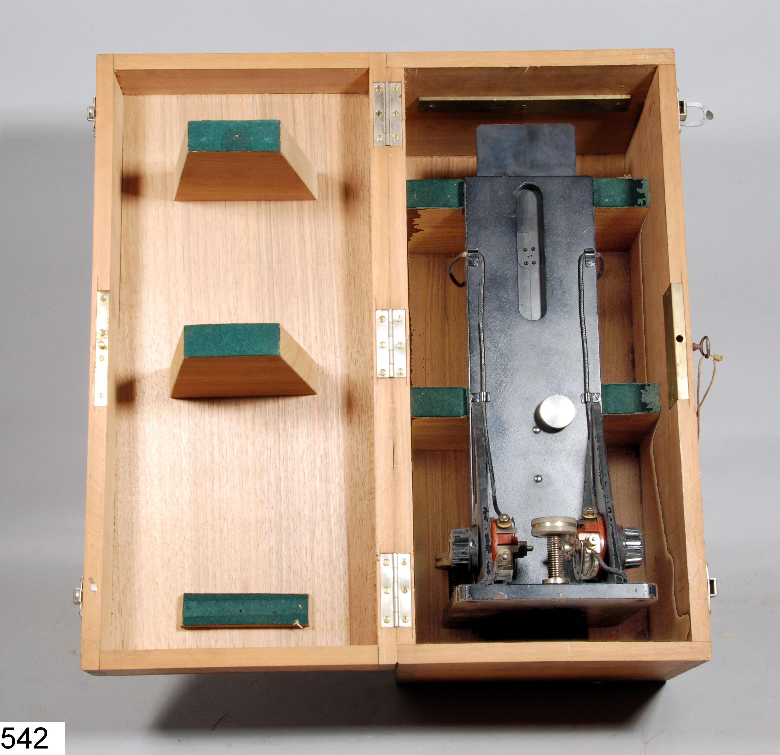 Instrument