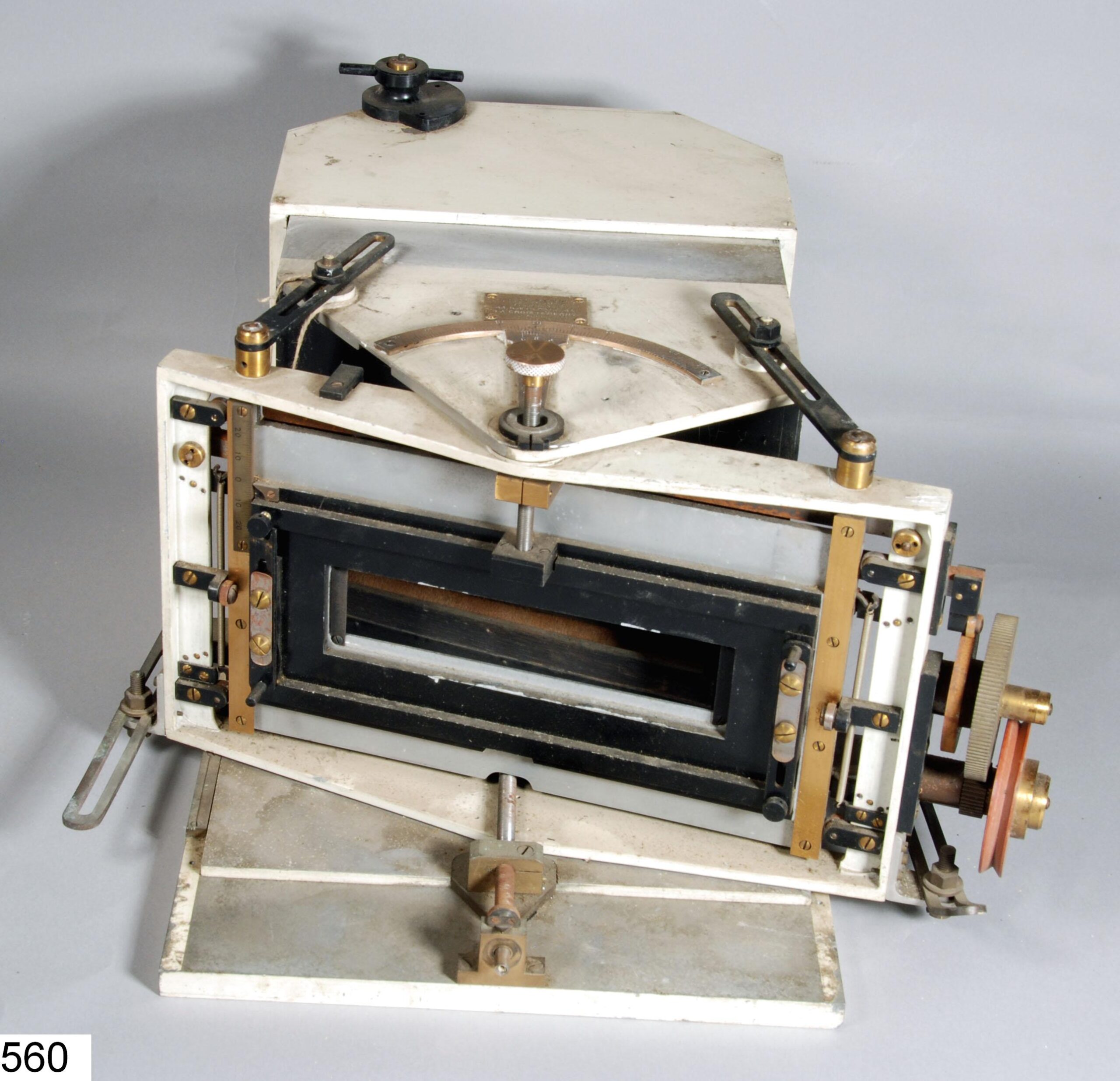 Châssis porte-plaque pour spectrographe?